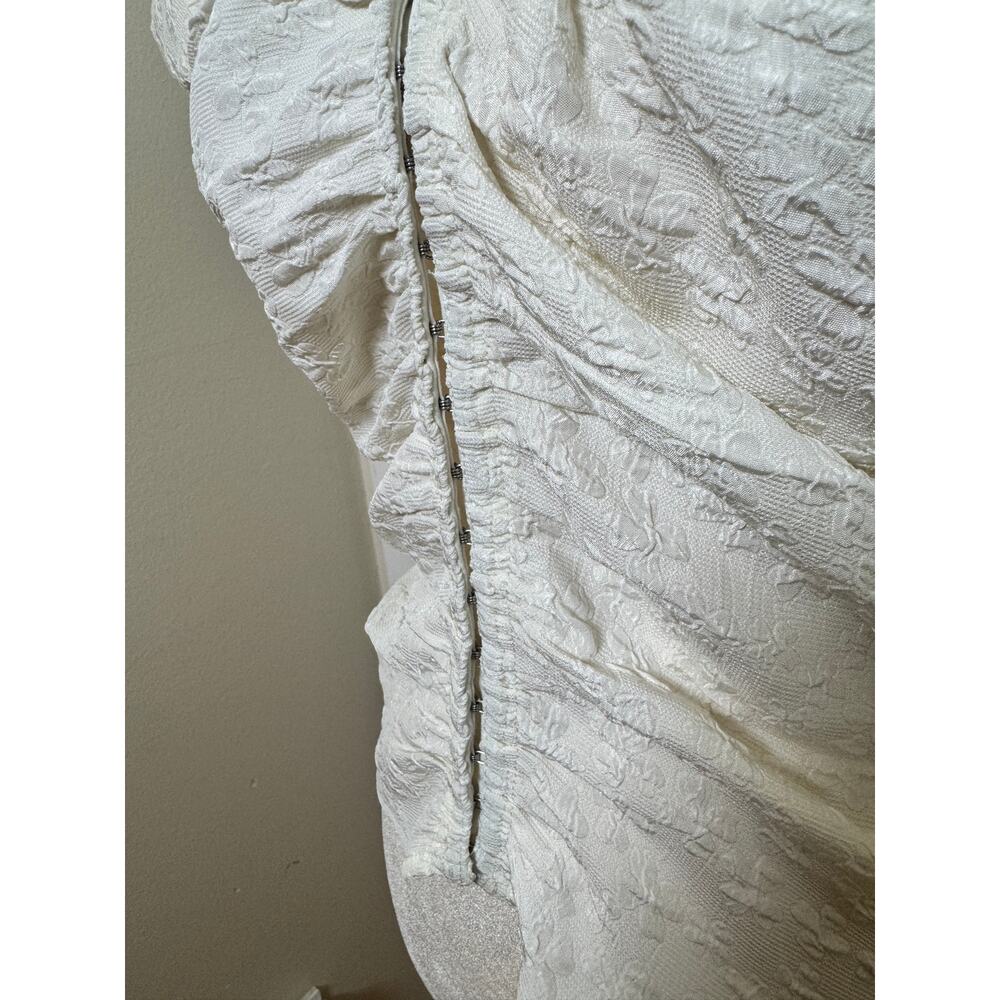 ASTR The Label White Floral Rouched Front-Clip Closed Puff Sleeve Top in Large - Picture 2 of 8